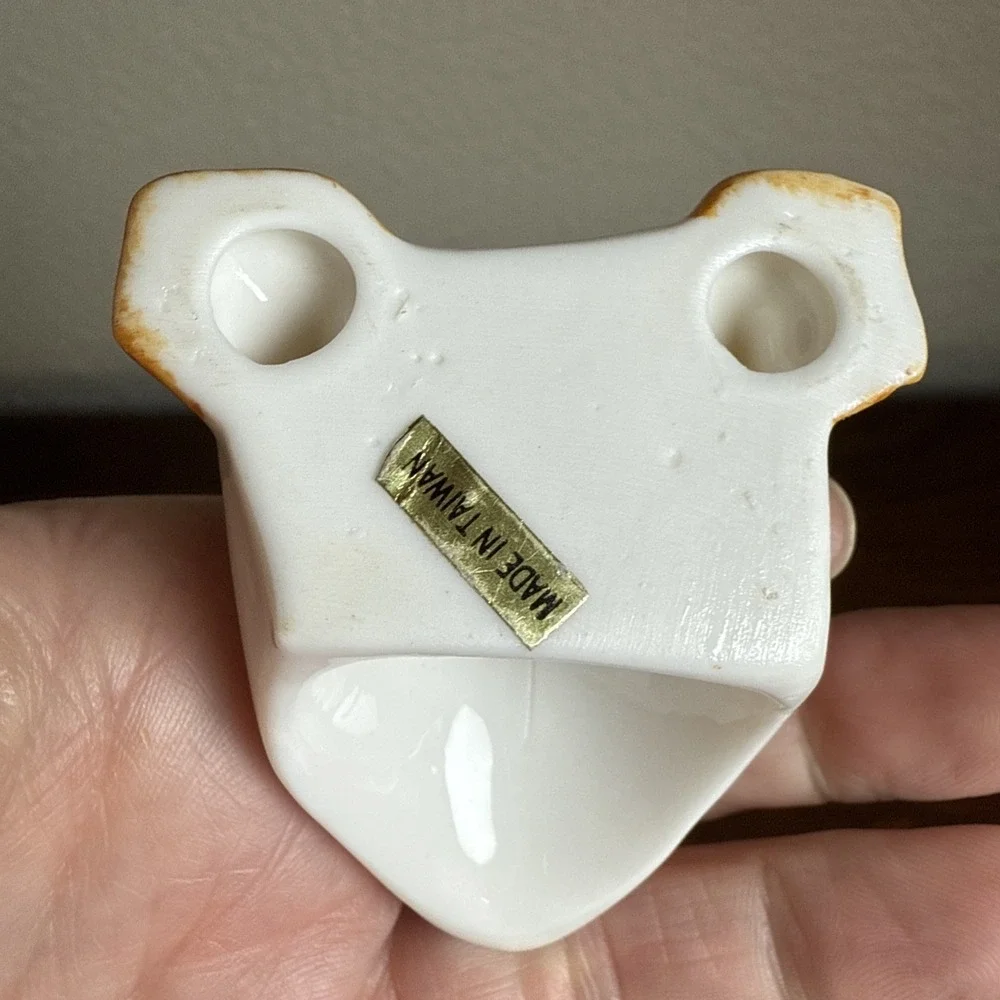 Pre Owned Vintage Set Of 8 Adorable White Ceramic Duck Napkin Holders